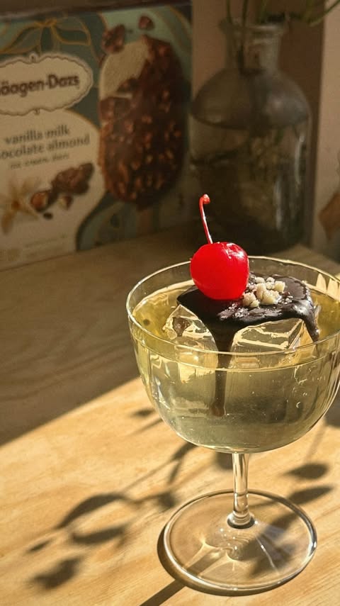 Instagram post by @jarbae for Häagen-Dazs Ice Cream. Caption reads: Clarified chocolate and vanilla amaretto sour 🍫🍸....