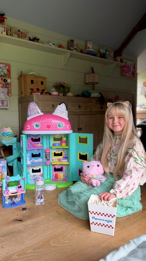 Instagram post by @shellandthelittlies for Gabby's Dollhouse. Caption reads: [...] adventures with the brand-new....