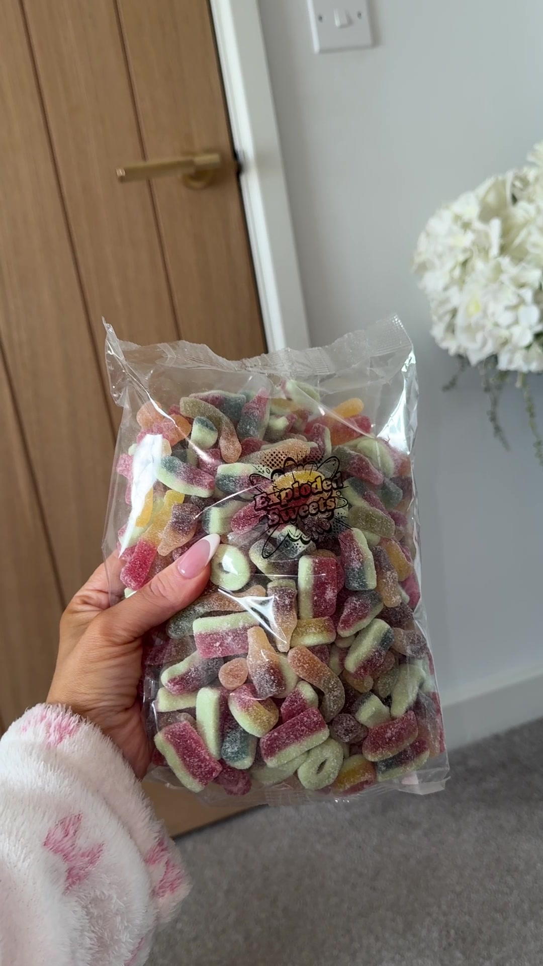 TikTok post by @georgiaxx___ for Exploded Sweets. Caption reads: @Exploded Sweets these look unreal 😍😍😍 #fyp....