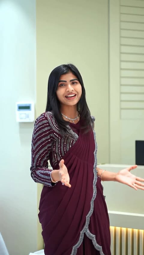 Instagram post by an influencer for Indus Jewellers. Caption reads: [...] got double the sparkle! Indus Jewellers is....