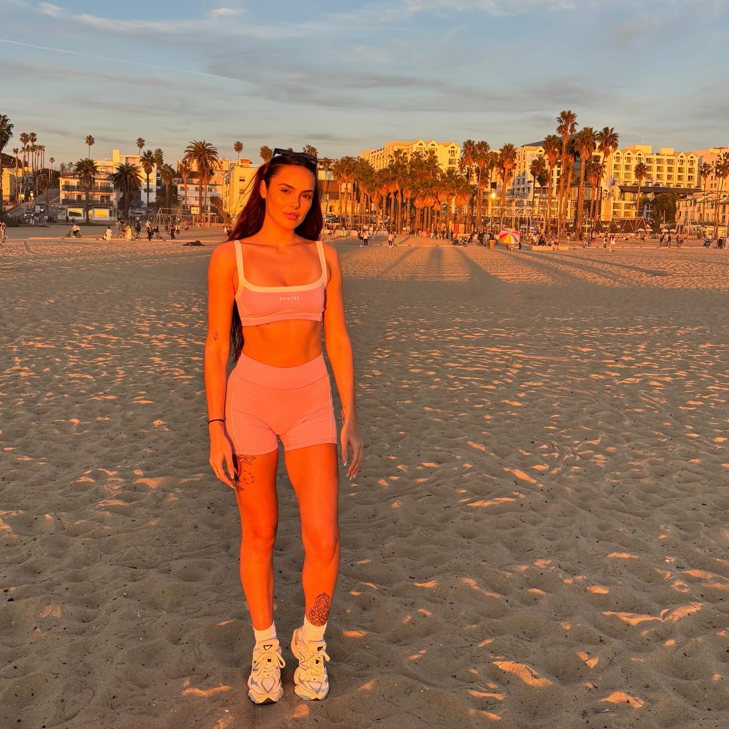 Instagram post by @chloeox_ for Bo+Tee. Caption reads: 📍Santa Monica • • • • • #santamonicabeach....