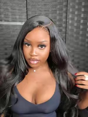 TikTok post by @jxynellee for Lemoda Hair. Caption reads: Good quality bundles >> @Lemoda Hair #fyp #viral....