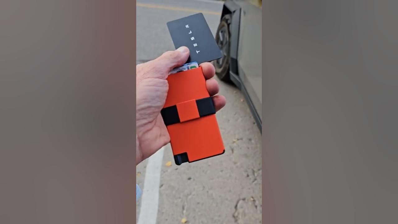 YouTube post by @TipsNNTricks for Ekster. Caption reads: Ekster Wallets: [...].