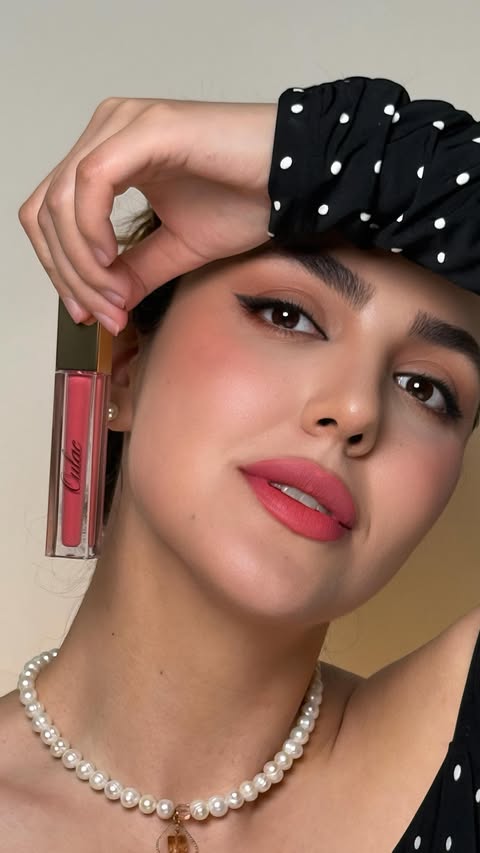 Instagram post by @zeeblogdaily for Oulac Cosmetics. Caption reads: [...] shades of Kissproof Matte Gloss💋✨....