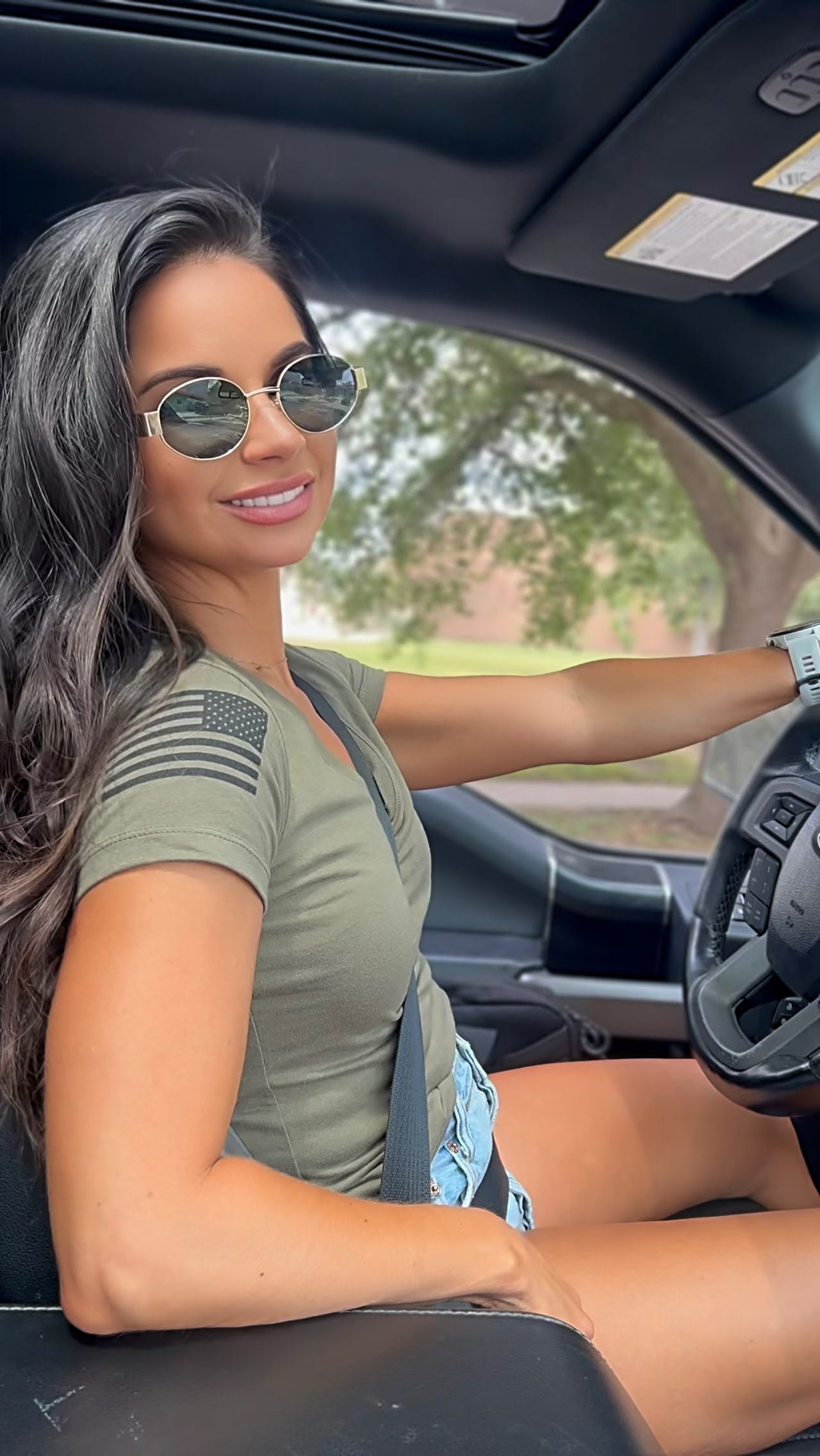 Instagram post by @idoubledogdareya for Grunt Style. Caption reads: [...] in a new Back to Basics tee by @gruntstyle....