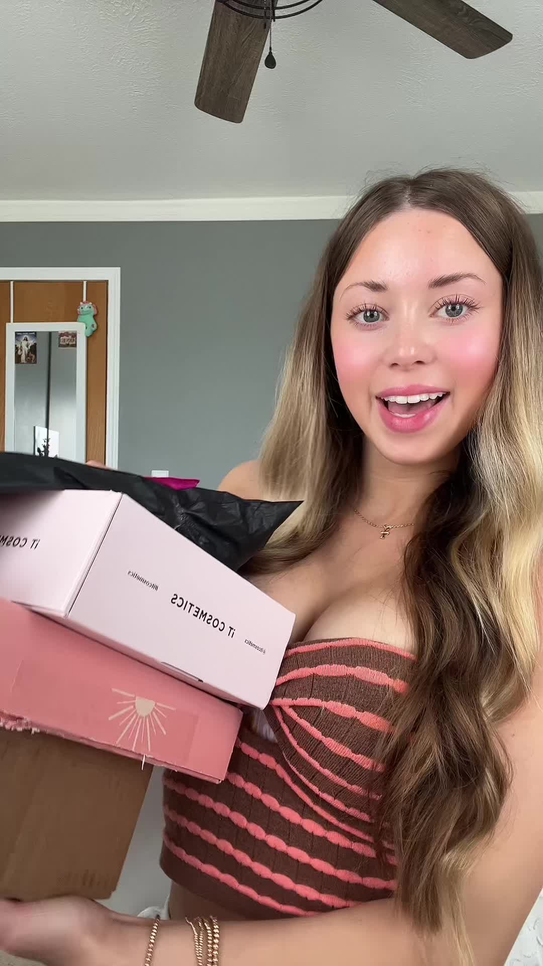 TikTok post by @ashleycosticgrwm for Frilliance. Caption reads: [...]....