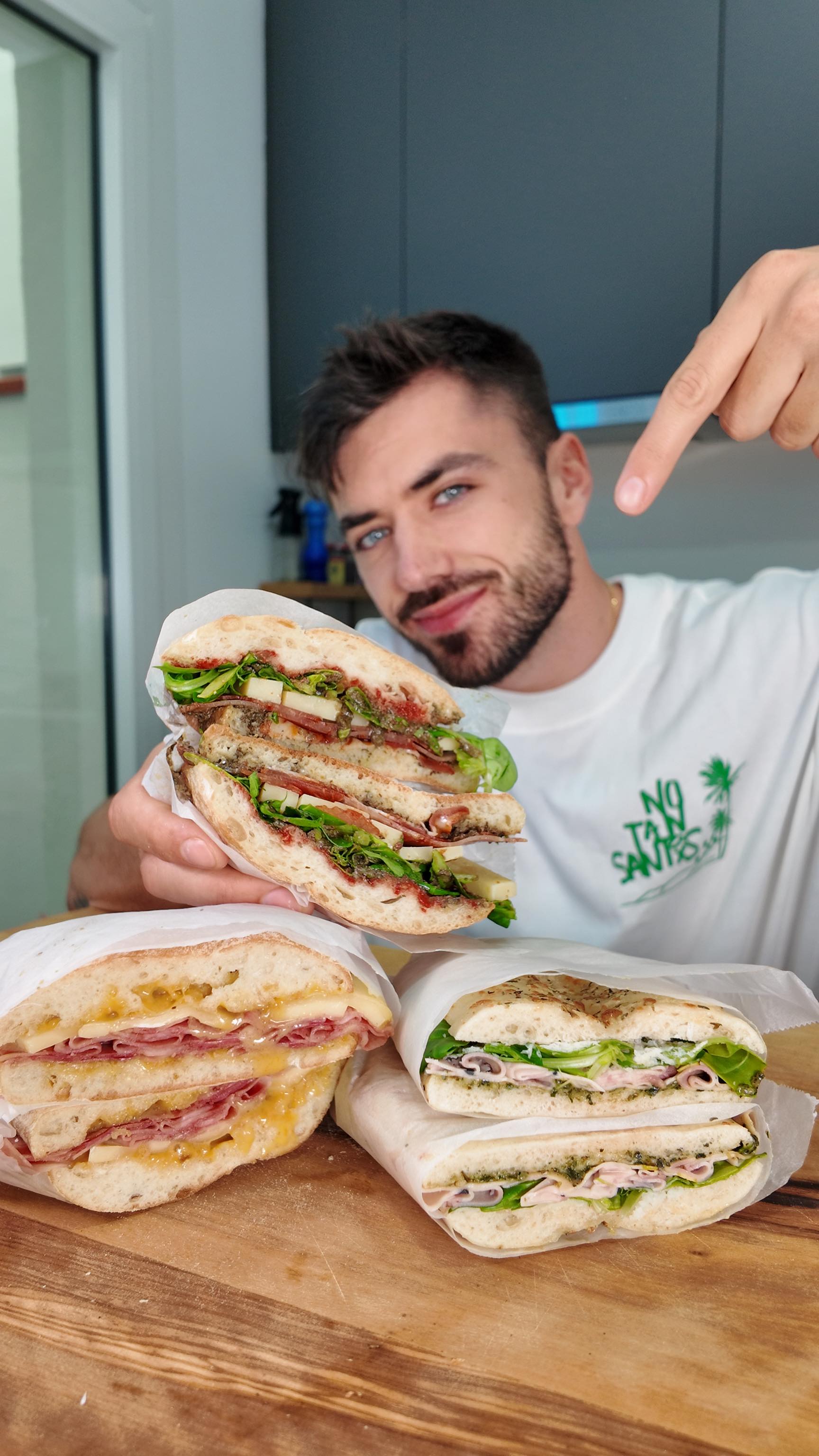 Instagram post by @lacocinadesantiaguini for Lidl CZ. Caption reads: 3 Bocadillos Gourmet 🥪

👉🏻 Hoy te doy 3 ideas....