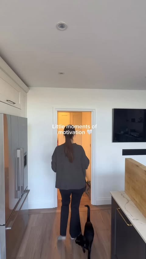 Instagram post by @sparkle_with_grace_ for SuperSavvyMe. Caption reads: who else feels overwhelmed sometimes? 🤍

when....