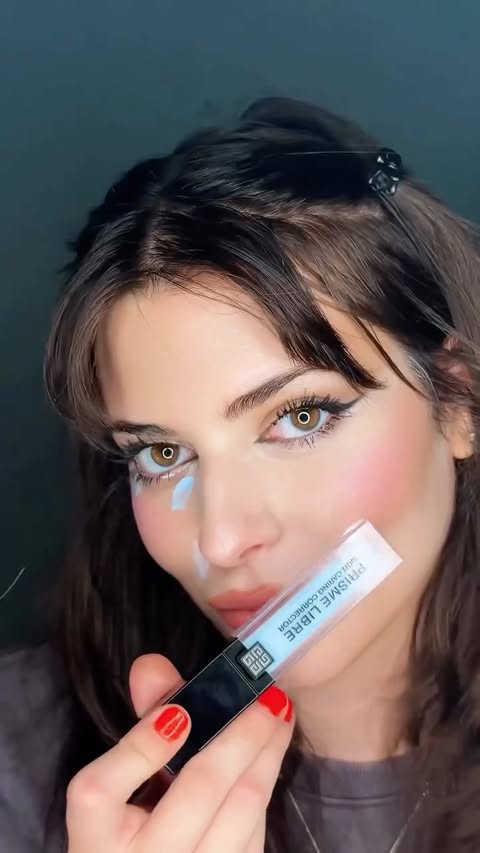 Instagram post by @derintalu for Givenchy Beauty. Caption reads: mavi concealer?💙🦋 yes or no? #reklam.