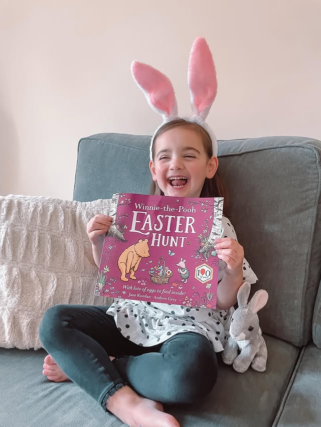 Instagram post by @misscardwelll for Farshore Books. Caption reads: [...] with Winne the pooh easter hunt from....