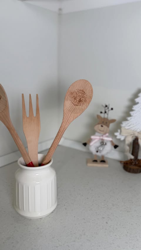 Instagram post by @amaris_prendi for Voghion. Caption reads: Little details that make the kitchen feel like....