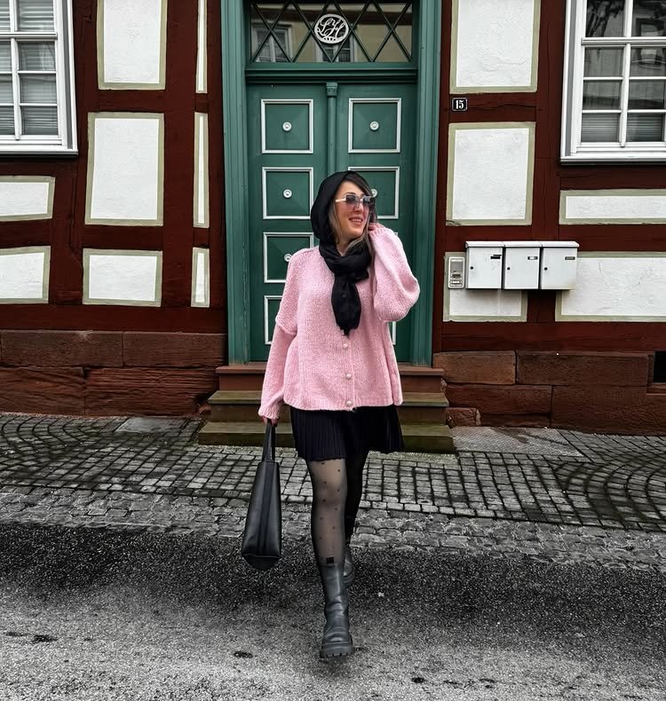 Instagram post by @_arzu___ for SASSYCLASSY. Caption reads: Hi Mädels ✨
Werbung/Anzeige 
.
.
.
so chic so....