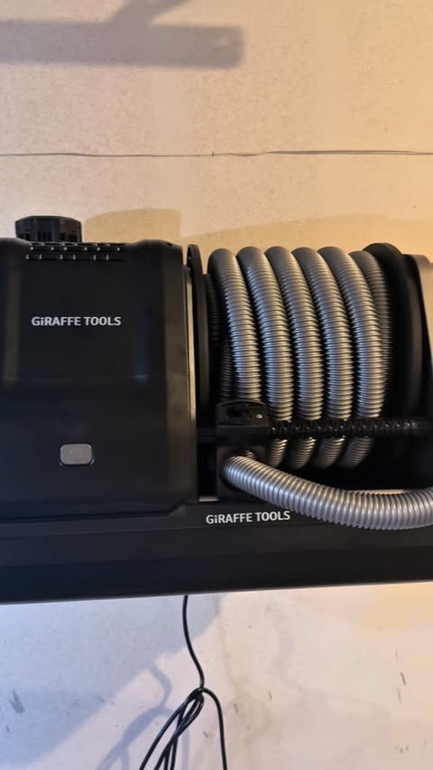 Instagram post by @amerikadabirturkanne for Giraffe Tools. Caption reads: [...] every mess disappear in seconds.....