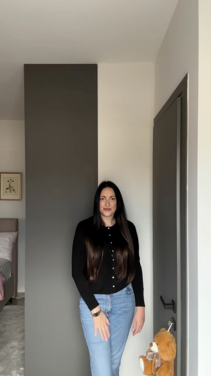 Instagram post by @tonitachatz for Daniel Wellington. Caption reads: [...] for work with my fave Daniel Wellington....