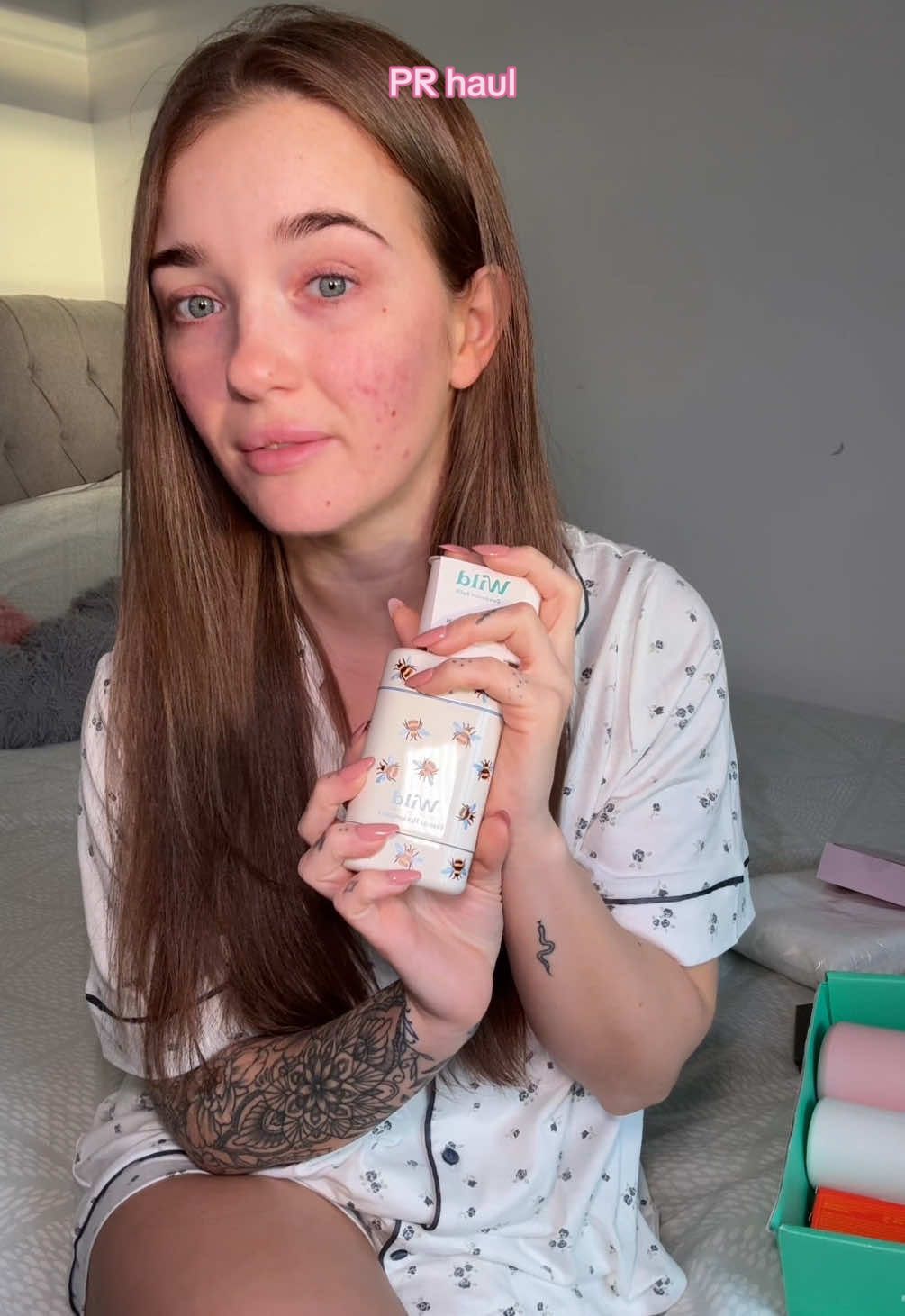 TikTok post by @katyalicegreer for ISOCLEAN. Caption reads: [...] followers 🧚🏻‍♀️🤍  @justmylook @Waschies....