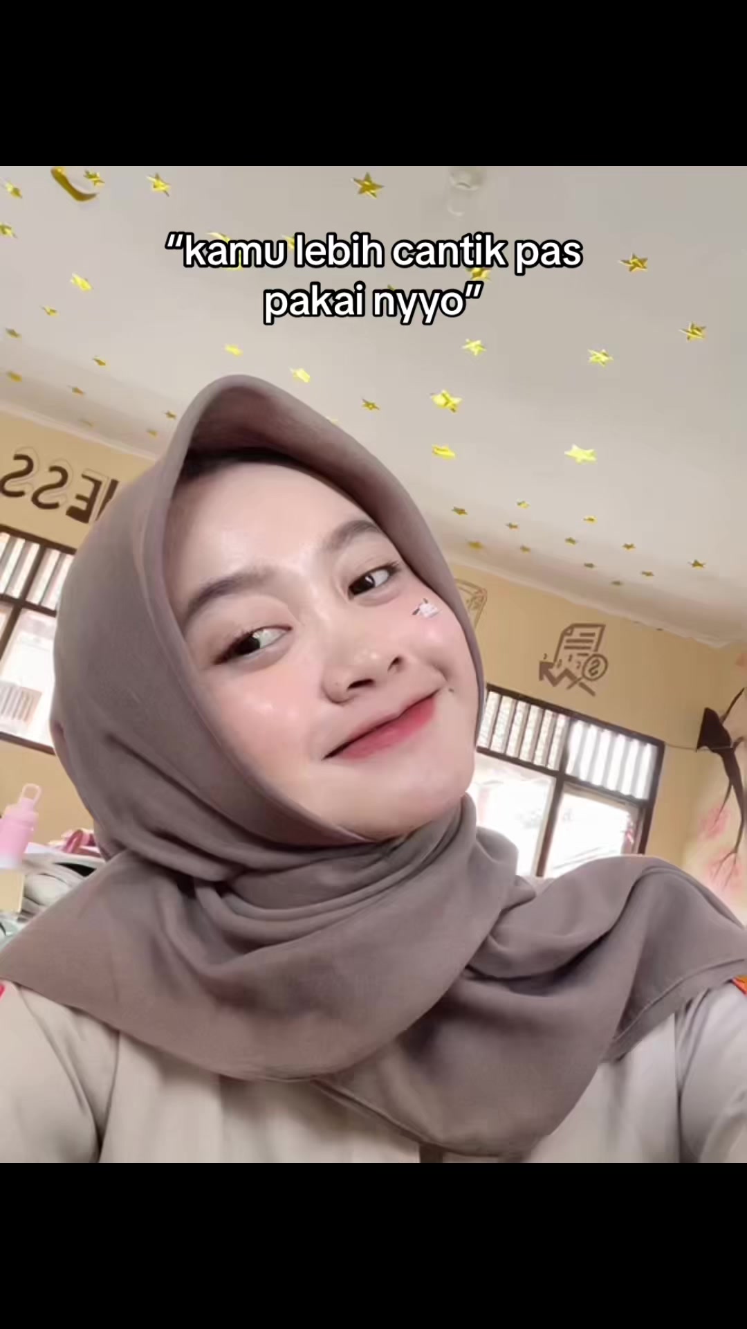 TikTok post by @jesica.dntasya for NYYO Cosmetics. Caption reads: sepakattt @NYYO Cosmetics #fyp #CapCut....