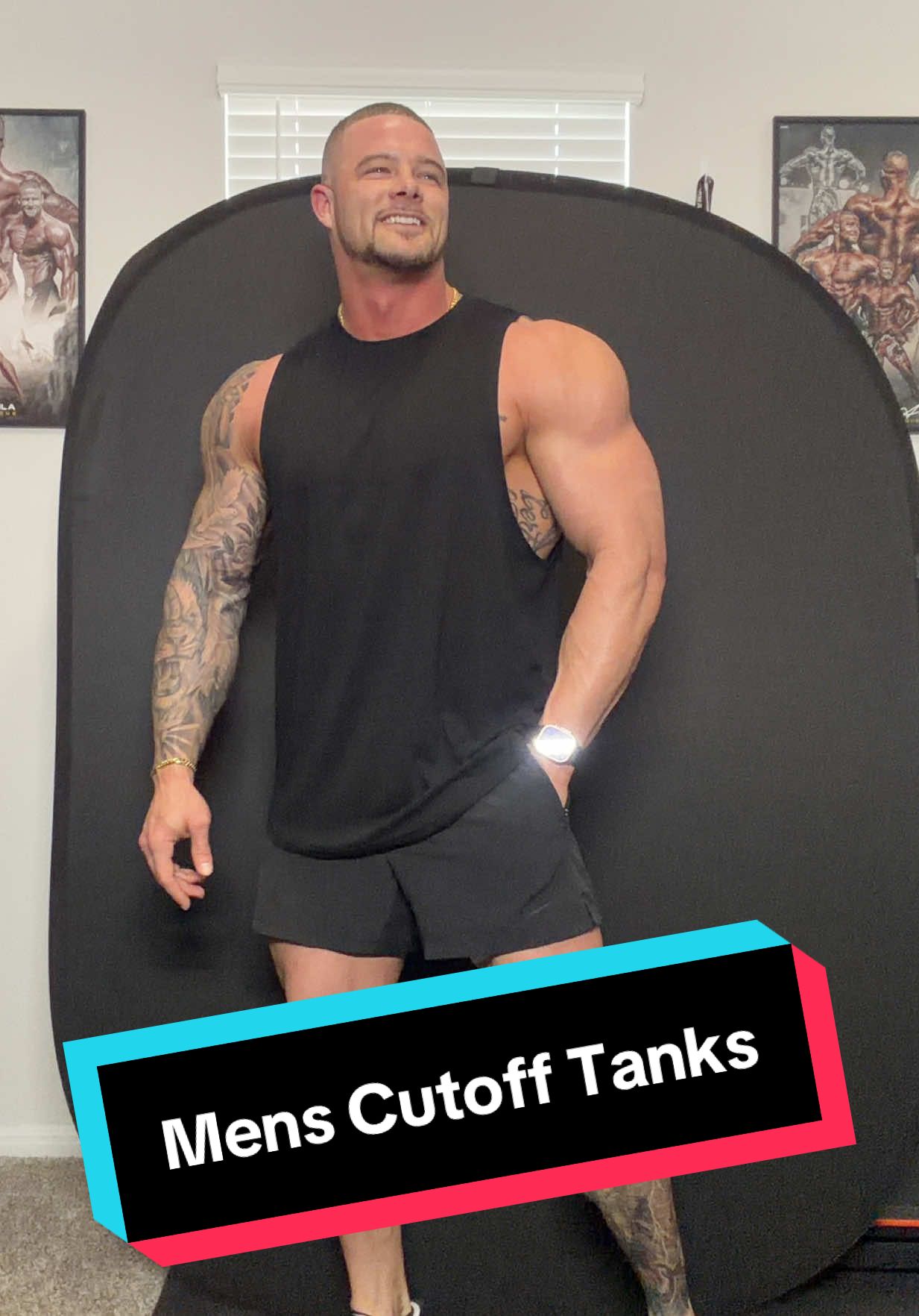 TikTok post by @corbenabila_ifbbpro for JMIERR. Caption reads: [...] off and 7 different colors! @jm_sophie....