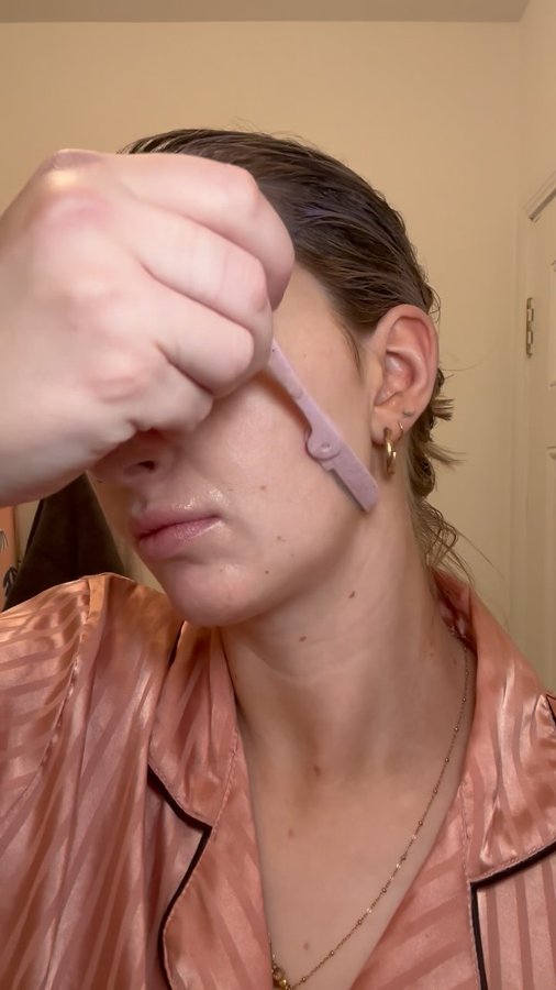 Instagram post by @shannenjoyce_ for Estrid. Caption reads: [...] blade I’ll use to dermaplane is my....
