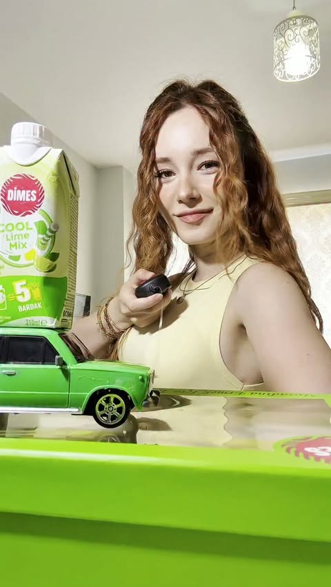 Instagram post by @aleyna.terzii for DİMES Club. Caption reads: Dimess aşkınaa💚🍋 #pr #reklamdeğil #tanıtım....