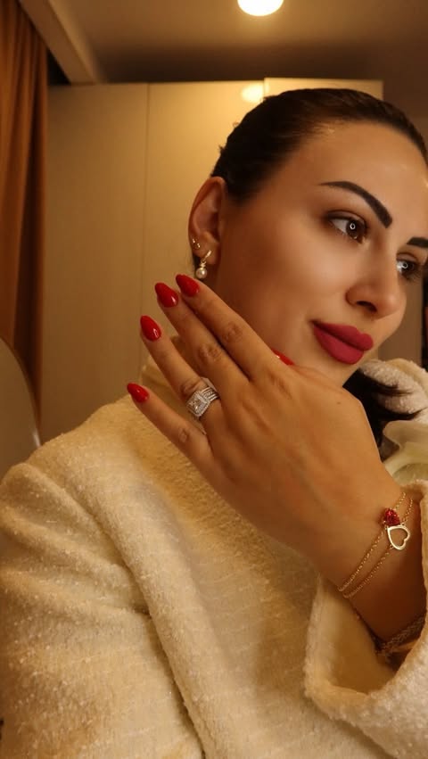 Instagram post by an influencer for Jeulia Jewelry Official. Caption reads: This Women’s Day, we celebrate HER— the girl....