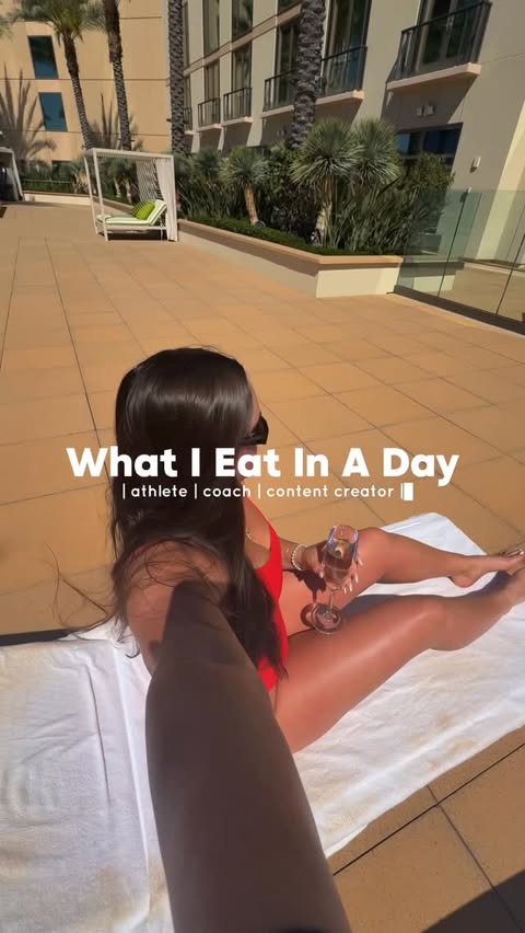 Instagram post by @alexjaksec for Naked Nutrition. Caption reads: [...] my new favorite Naked Collagen from....