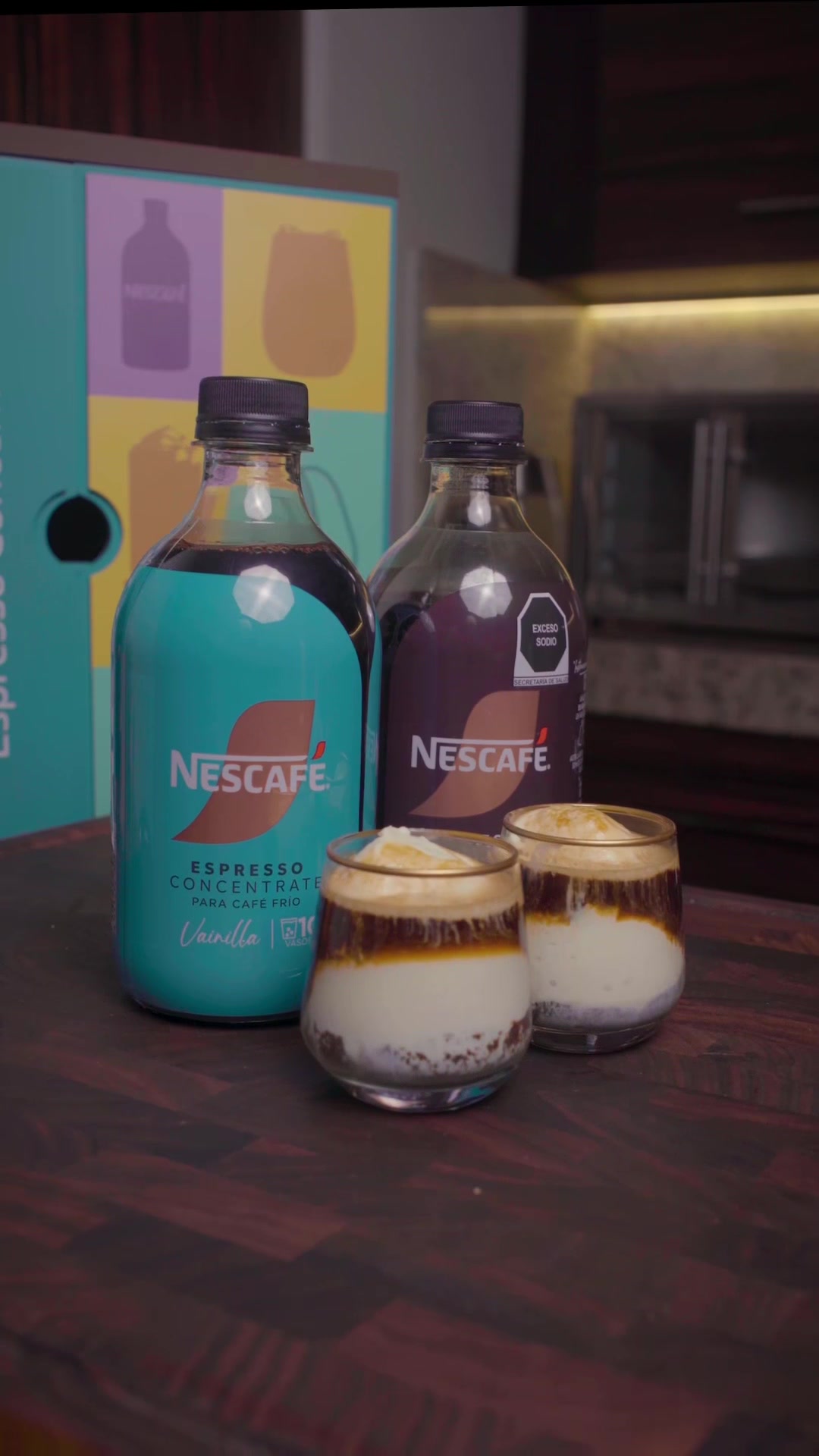 TikTok post by @munchieslab for NESCAFÉ México. Caption reads: Un postre fresco y digestivo después del calor de....