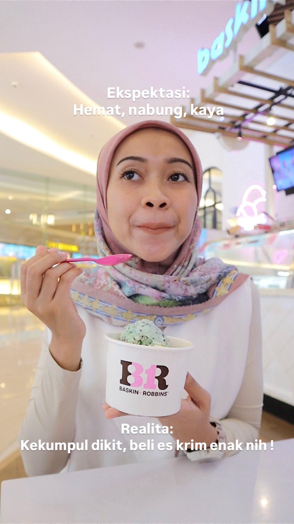 Instagram post by @bangunambar for Baskin-Robbins. Caption reads: [...] yang berani nolak enaknya es krim....
