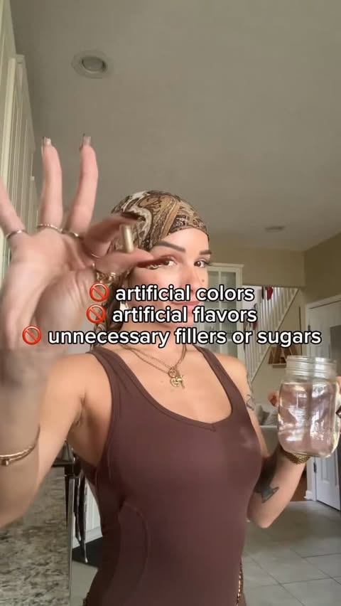 Instagram post by @lo.reyez for Garden of Life. Caption reads: [...] Foods Market and added it to my day....