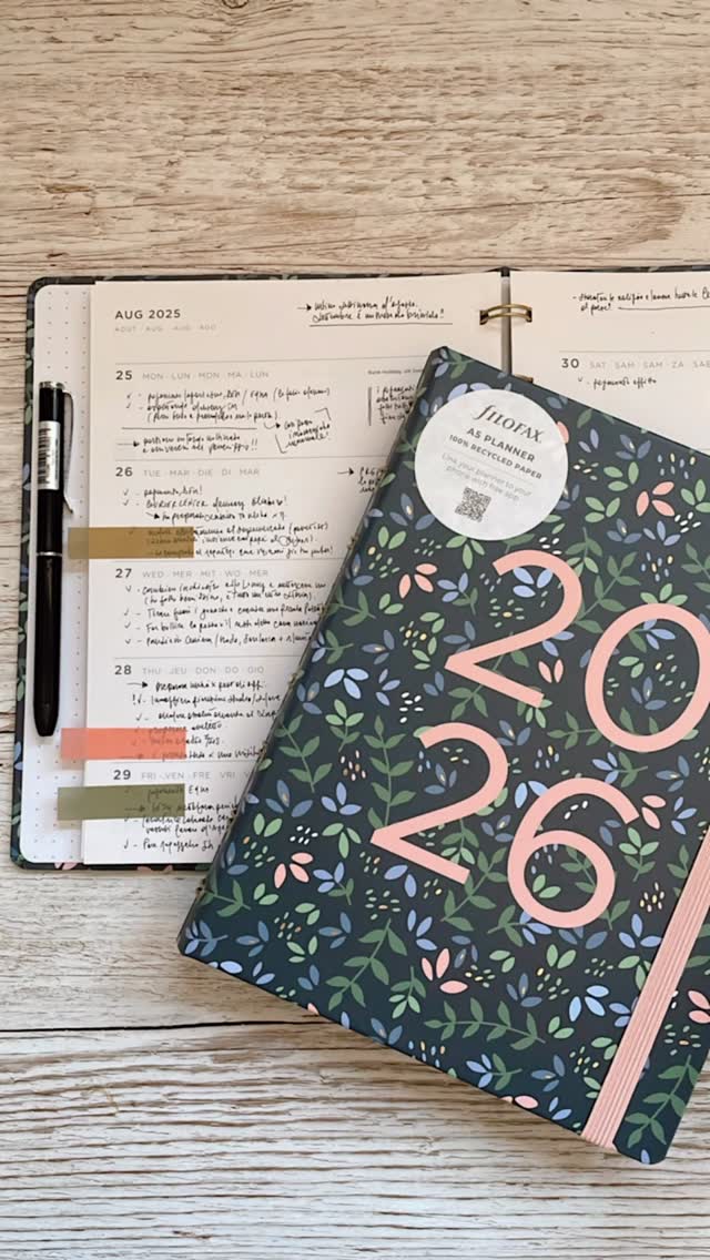 Instagram post by @marsiabramucci for Filofax. Caption reads: Look at this prettiness 😍 I love the....