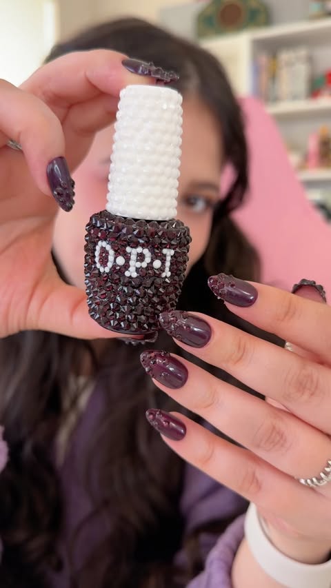 Instagram post by @heillyraices for OPI. Caption reads: a nail day with @opi 💅🏻 i’m using Lincoln Park....