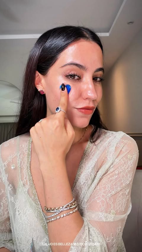 Instagram post by @ivana.santoyo for NYX Professional Makeup. Caption reads: [...] o solo en tus Full Glams? 💎✨....