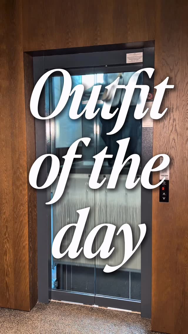 Instagram post by @deryackmak for Halara. Caption reads: Wearing these black baggy pants from @halara_au....