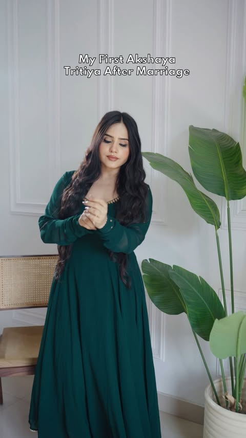 Instagram post by @the_styleup_chic for Malabar Gold and Diamonds. Caption reads: [...] Tritiya after marriage with....