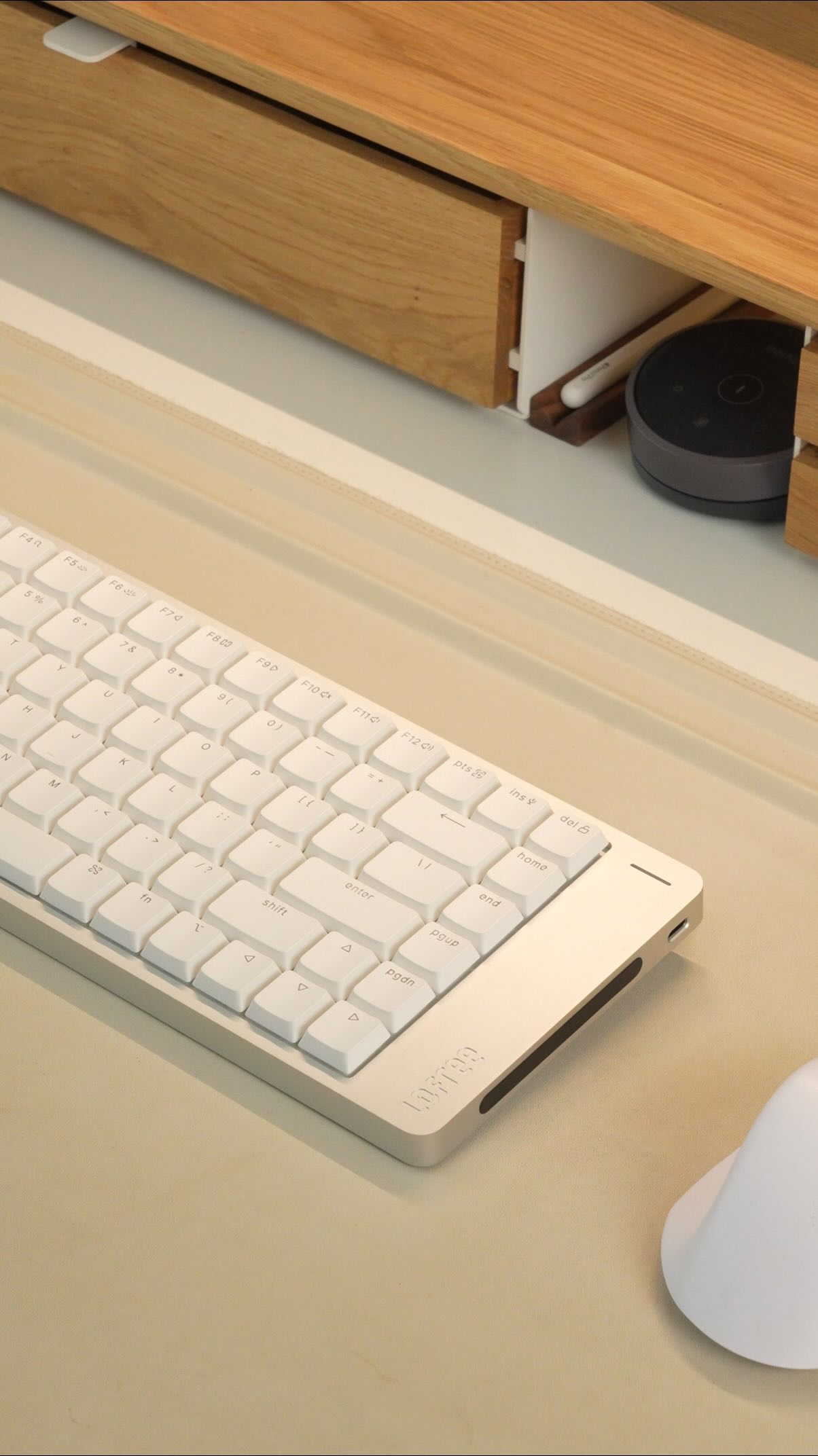 Instagram post by @zenjoshh for Orbitkey. Caption reads: My new keyboard⌨️ 

Check out my new low-profile....