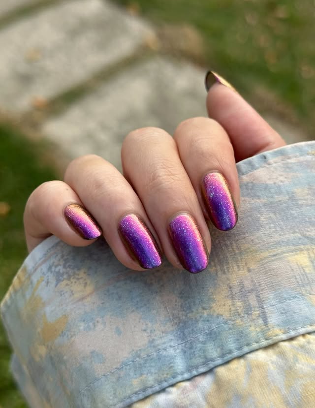 Instagram post by @natttynails for Caitlyn Minimalist. Caption reads: [...] 🥲✨

*pr/affliate: rings from....