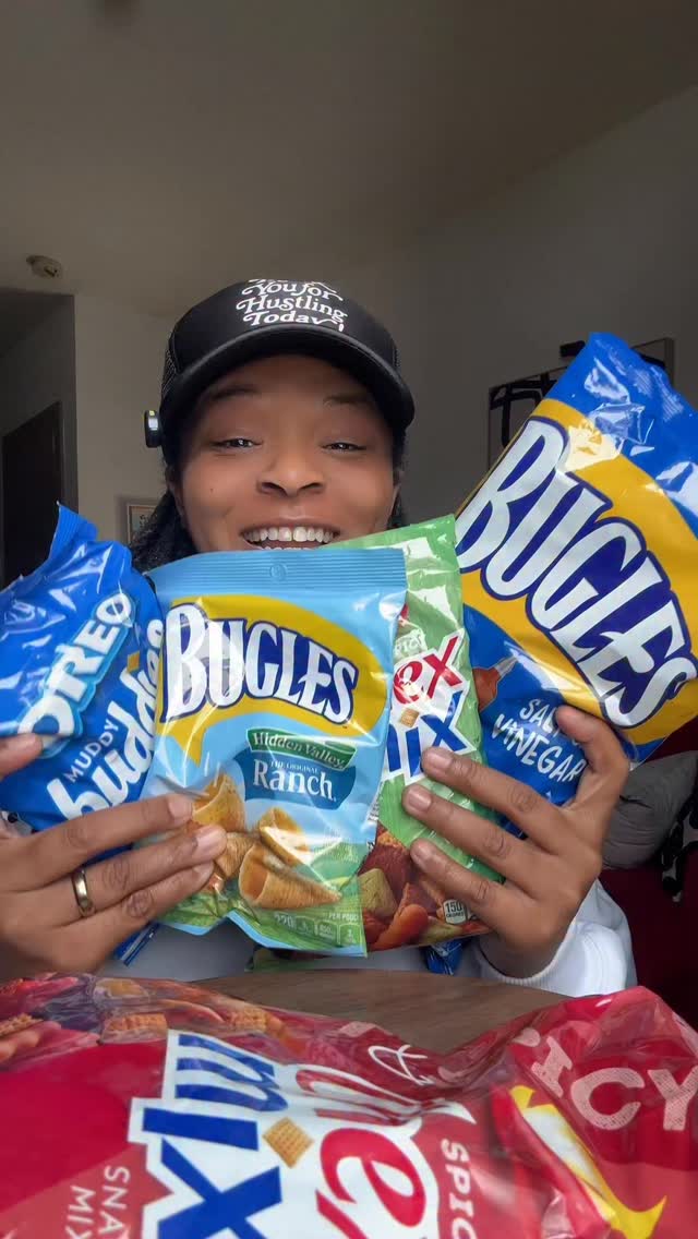 Instagram post by @munchwithdes for General Mills. Caption reads: Trying Snacks & Ramen from a General Mills PR Box....