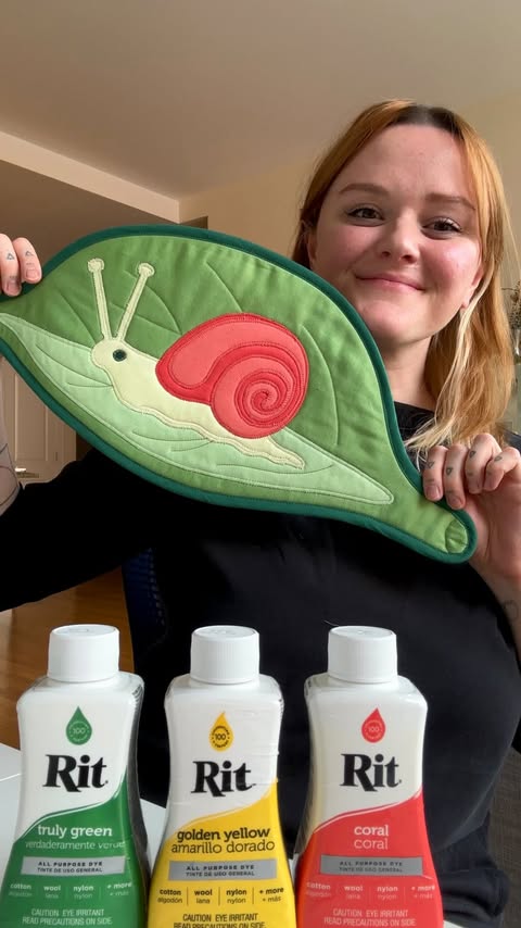 Instagram post by @rabbits.foot.studio for Rit Dye. Caption reads: [...] my snail wall quilt with the help of @ritdye....
