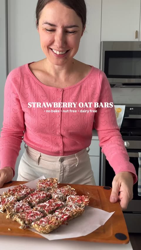 Instagram post by @happyandfull_ for One Degree Organic Foods. Caption reads: healthy no-bake strawberry oat bars 🍓 Comment....
