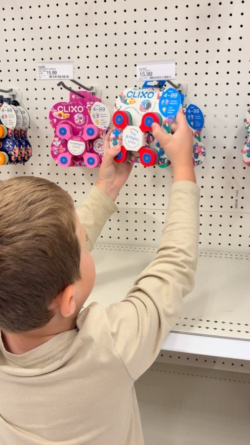 Instagram post by @alyssacherise for Clixo. Caption reads: [...] 🙌🏻 #sponsored have you heard? @my_clixo is....