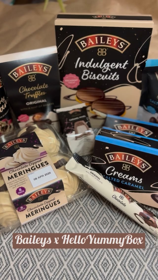 Instagram post by @thegoodmoodmix for Hello Yummy Box. Caption reads: @helloyummybox.uk x @baileysofficial ✨ 

Wow wow....