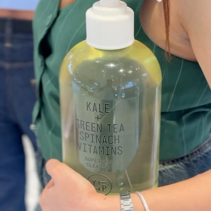 Instagram post by @dishabatra08 for Youth To The People. Caption reads: Green juice for my skin🥬 

Superfoods IN, Glow....
