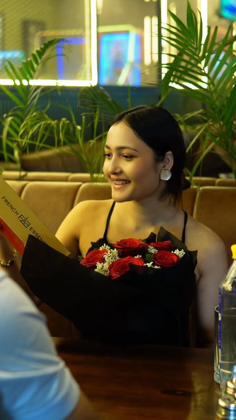 Instagram post by @pooza_chauhan_ for French Essence. Caption reads: [...] all over again this Valentine’s with French....