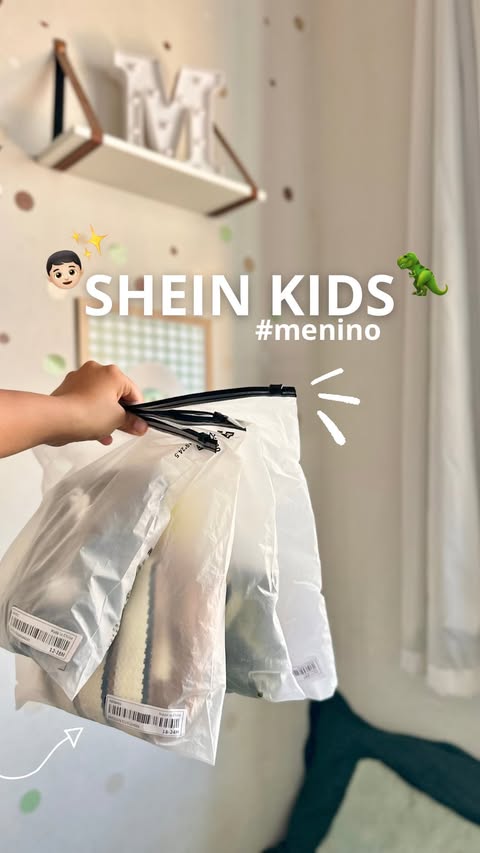 Instagram post by @manuh.siilvaa for SHEIN KIDS. Caption reads: SHEIN KIDS versão meninos 🩵 ID de cada peça 👇🏼....
