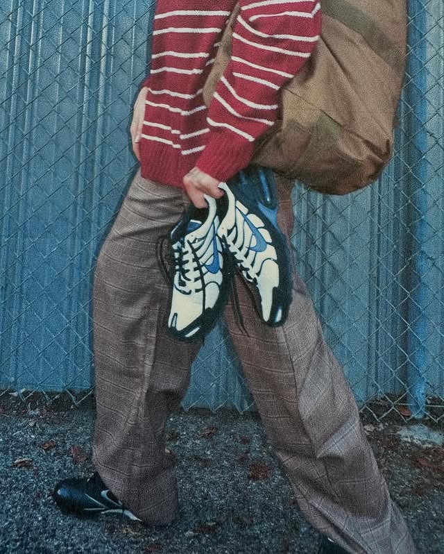 Instagram post by @le.syndrome for Nike. Caption reads: #나이키 (Nike)와 파트너십을 맺은 덴마크 출신의 모델이자 스타일리스트 [...].