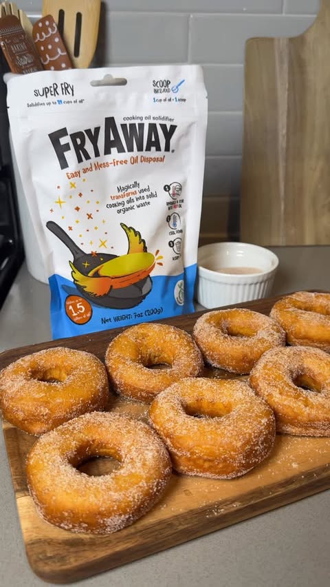 Instagram post by @marlene.escatel for FryAway. Caption reads: [...] just got SO much easier. I tried FryAway....