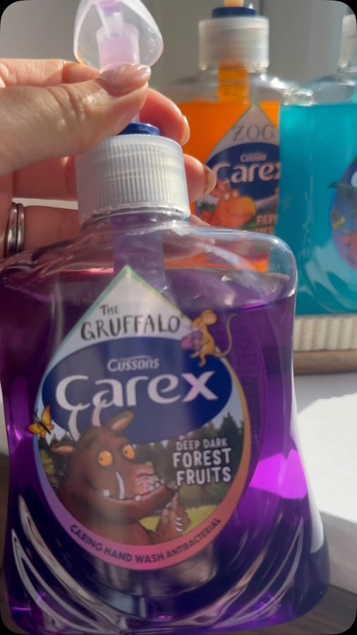 Instagram post by @flo.designs.a.home for Carex. Caption reads: [...] muddy park play, or sandpit fun, the Carex....