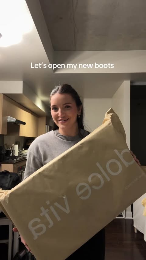 Instagram post by @victoria_verr for Dolce Vita. Caption reads: [...] a wide calf girly, you NEED these @dolcevita....