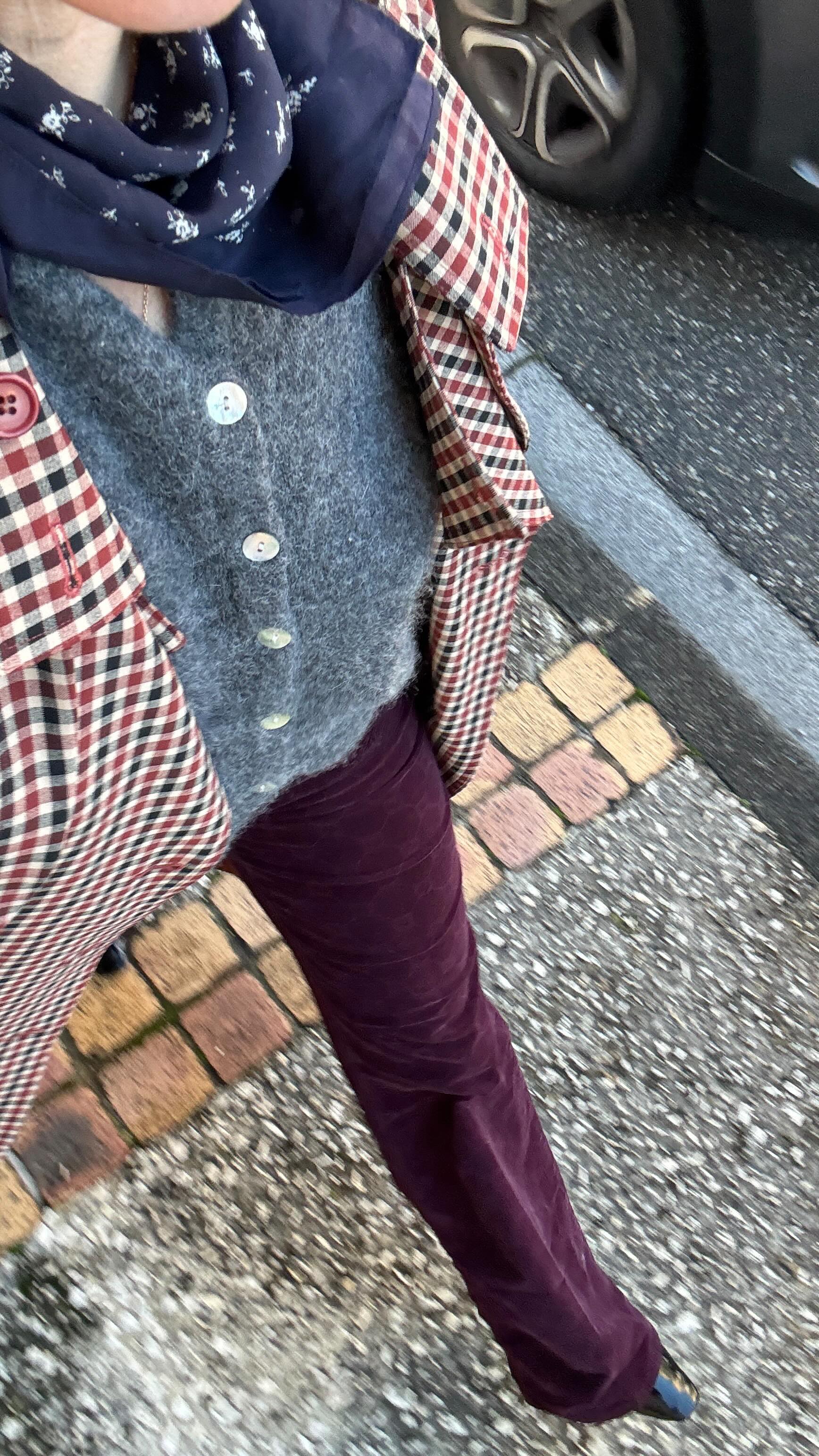 Instagram post by @annelauresmd for Jonak. Caption reads: Tenue du jour : lundi 💜

Pyj @noo_paris
Pantalon....