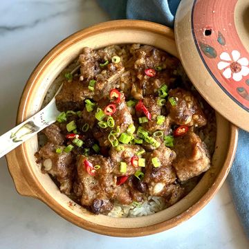 Instagram post by @annie_eatsfood for The Kitchn. Caption reads: How many of you had this dish before? 👋🏼
 
This....