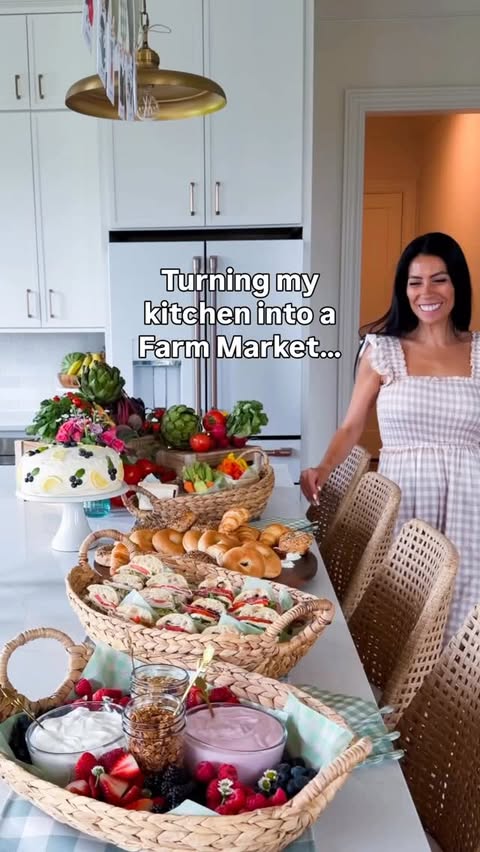 Instagram post by @carla.bushey for Food Lion. Caption reads: [...] the whole table budget-friendly. At....